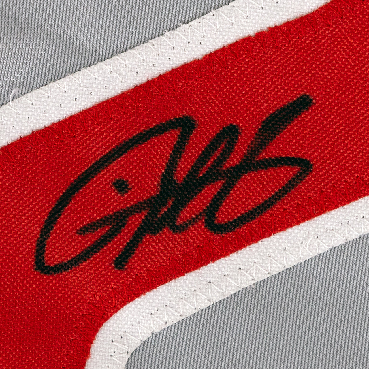 Derrek Lee Signed Jersey - The Real Autograph