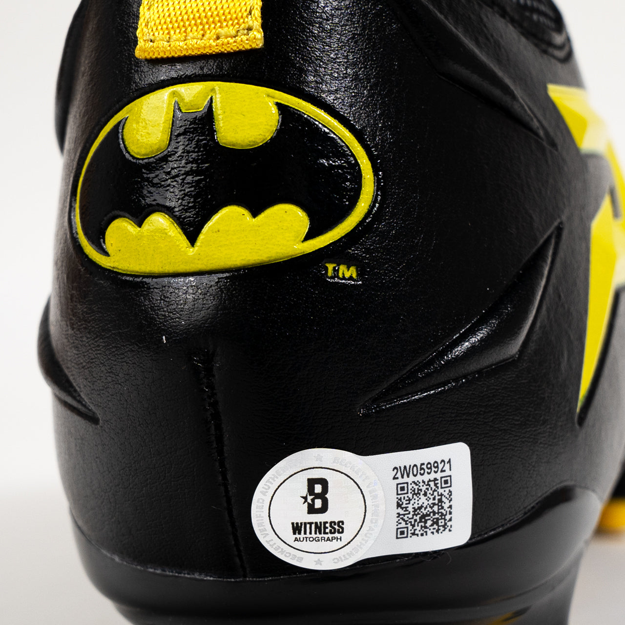 Le'Veon Bell Signed Batman Phenom Cleat